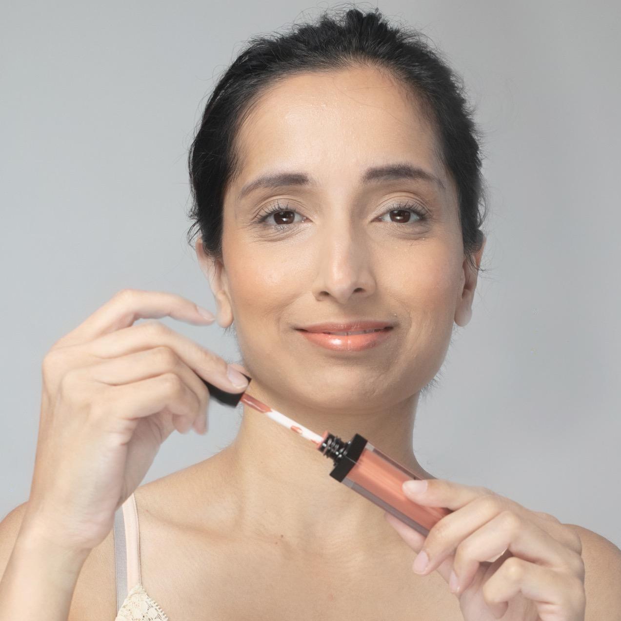 Delruba LED LuxeLight Lip Gloss – High-Shine, Waterproof & Vegan Lip Gloss