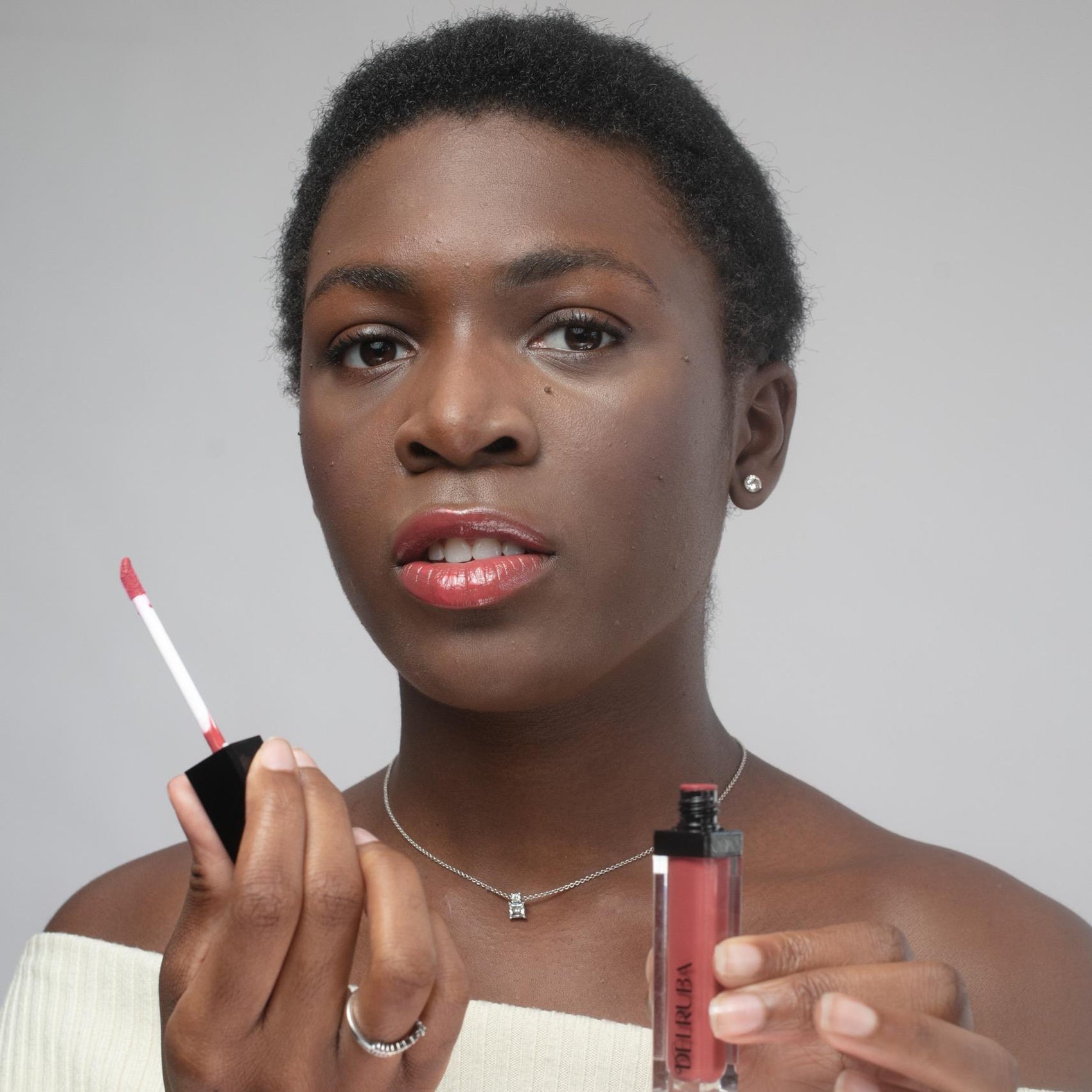 Delruba LED LuxeLight Lip Gloss – High-Shine, Waterproof & Vegan Lip Gloss