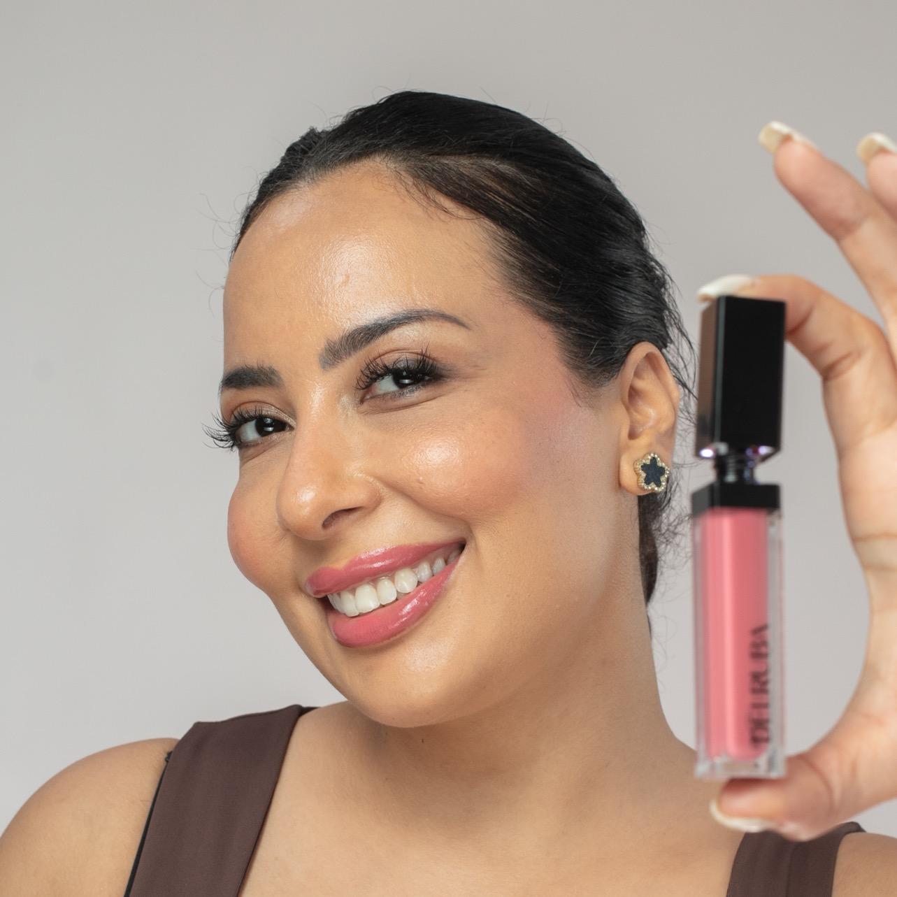 Delruba LED LuxeLight Lip Gloss – High-Shine, Waterproof & Vegan Lip Gloss
