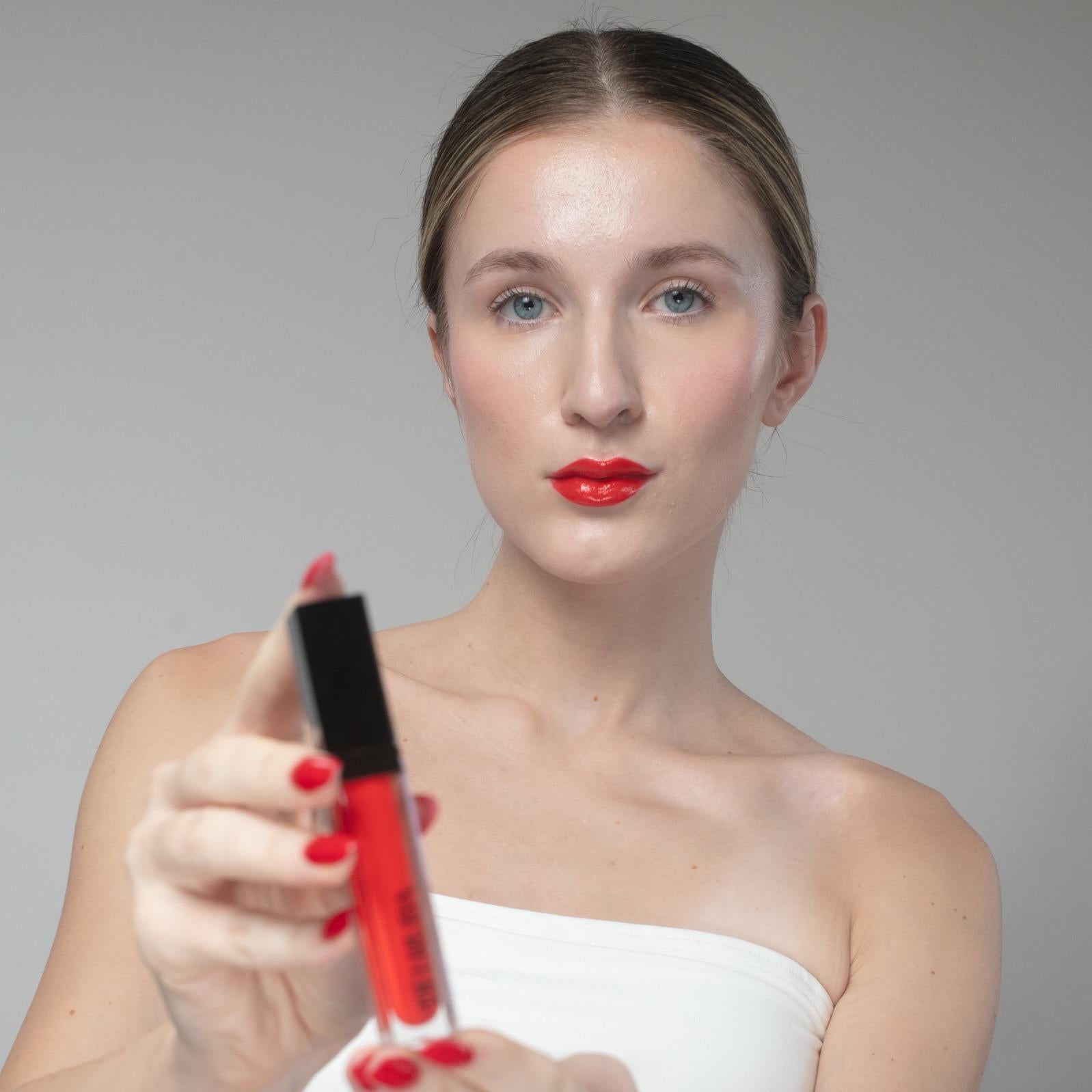 Delruba LED LuxeLight Lip Gloss – High-Shine, Waterproof & Vegan Lip Gloss