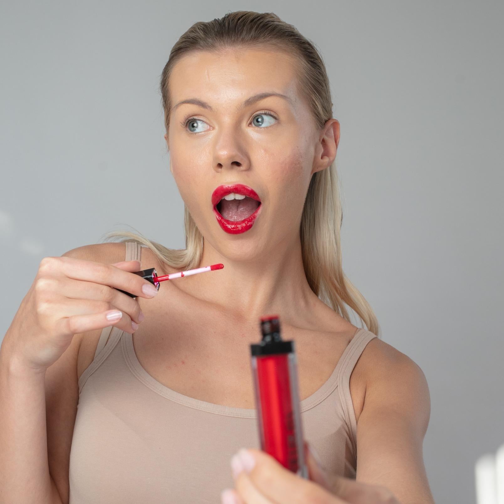 Delruba LED LuxeLight Lip Gloss – High-Shine, Waterproof & Vegan Lip Gloss