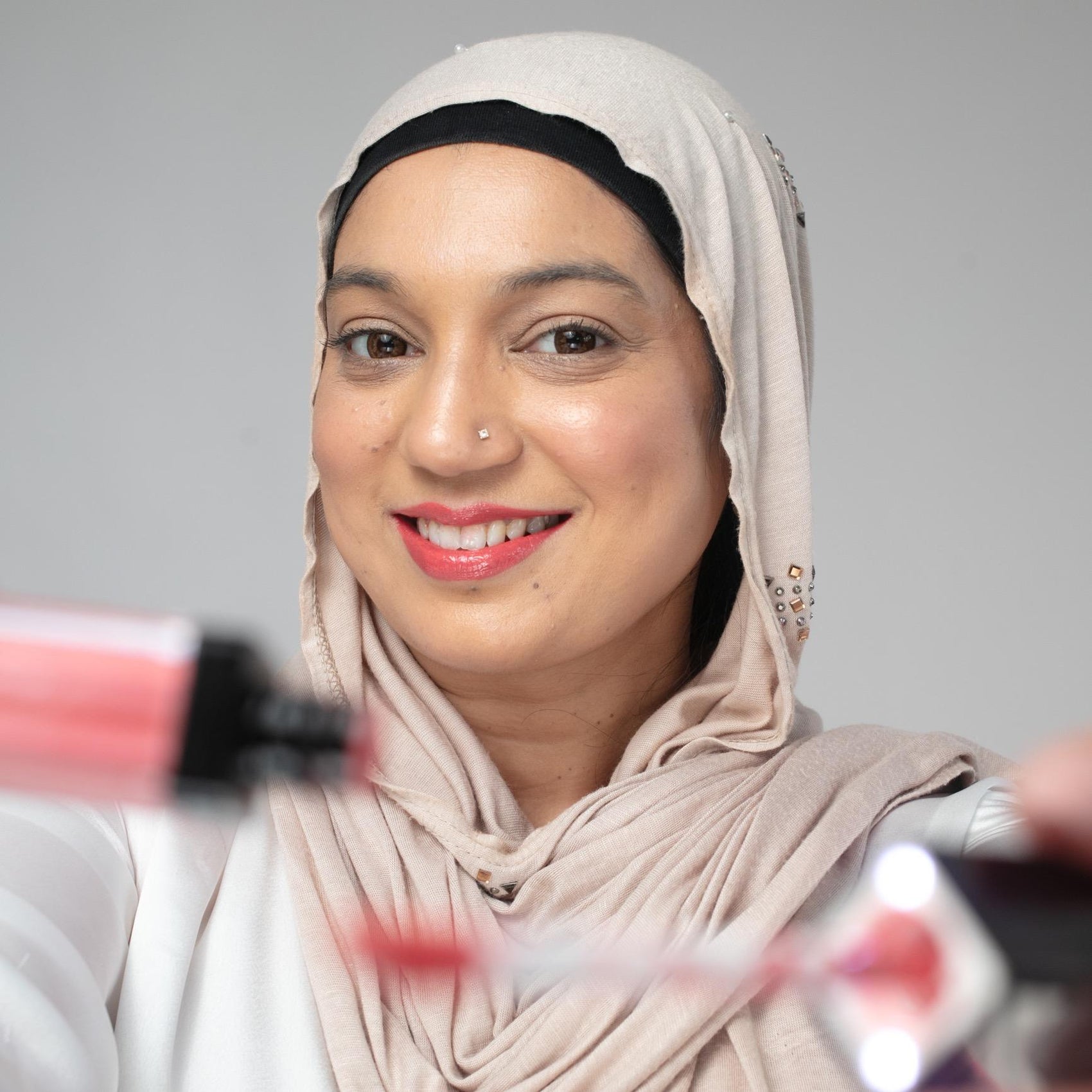 Delruba LED LuxeLight Lip Gloss – High-Shine, Waterproof & Vegan Lip Gloss